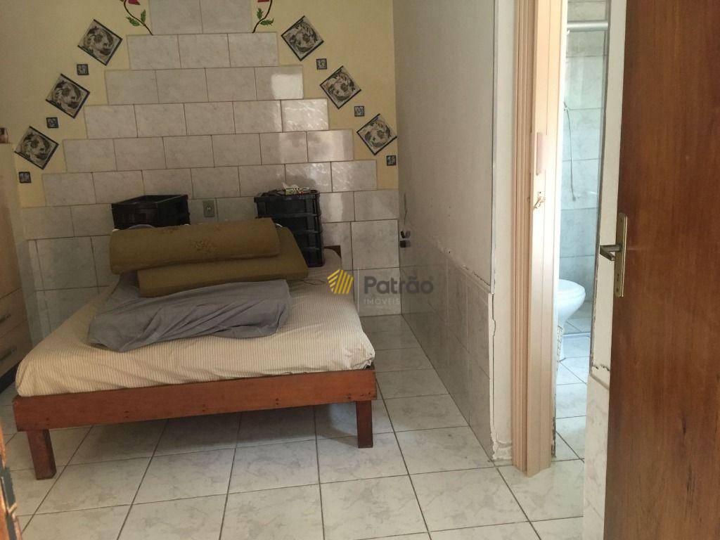 Sobrado à venda com 6 quartos, 297m² - Foto 27