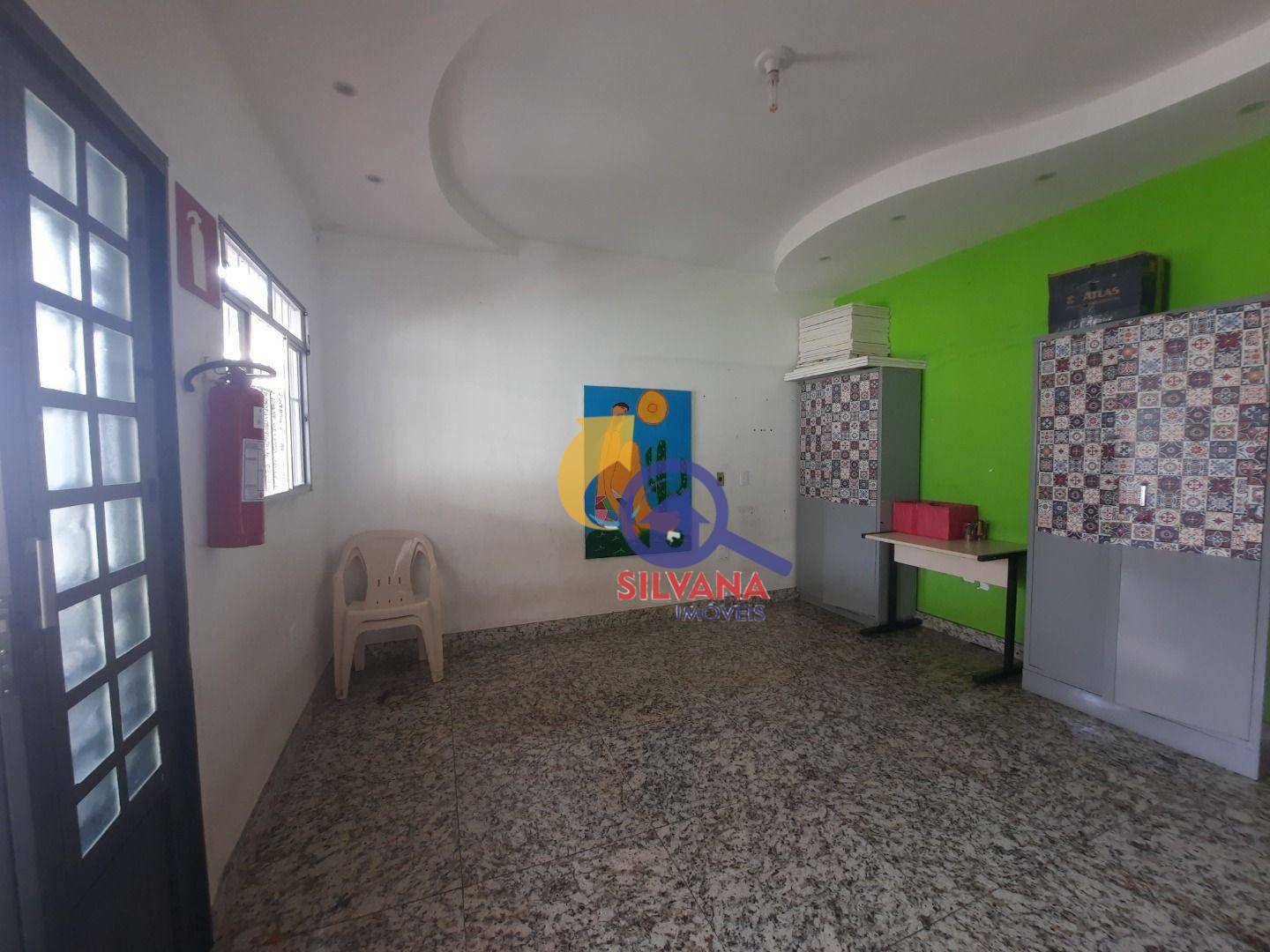 Casa de Condomínio à venda com 3 quartos, 360m² - Foto 4