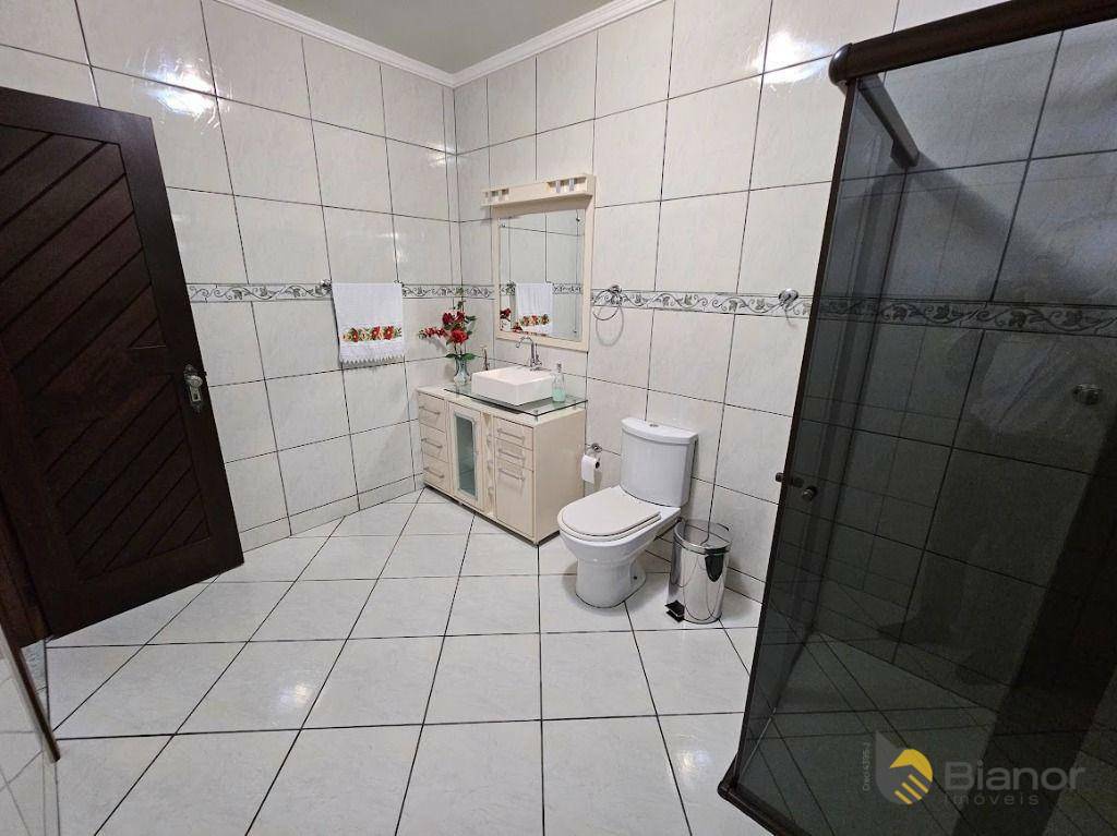 Casa à venda com 6 quartos, 375m² - Foto 15