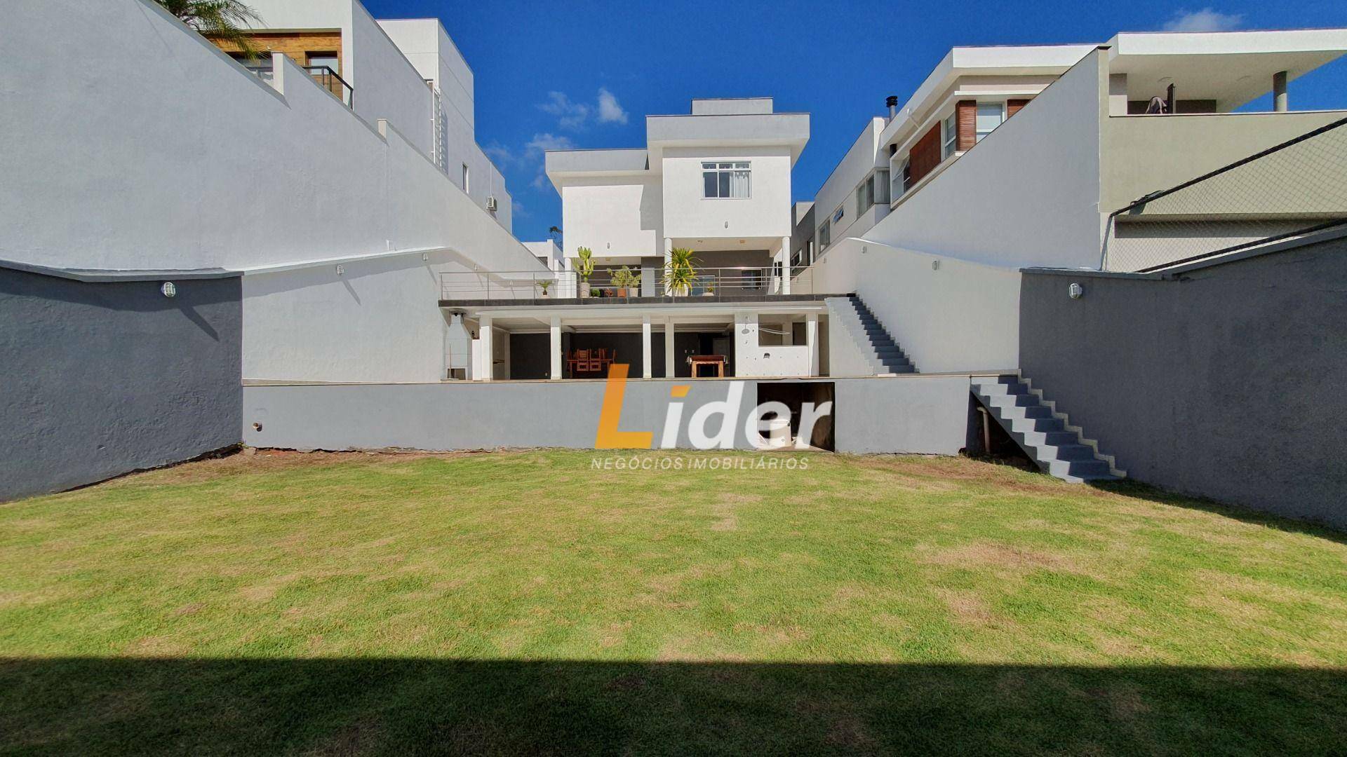 Casa de Condomínio à venda com 5 quartos, 557m² - Foto 3