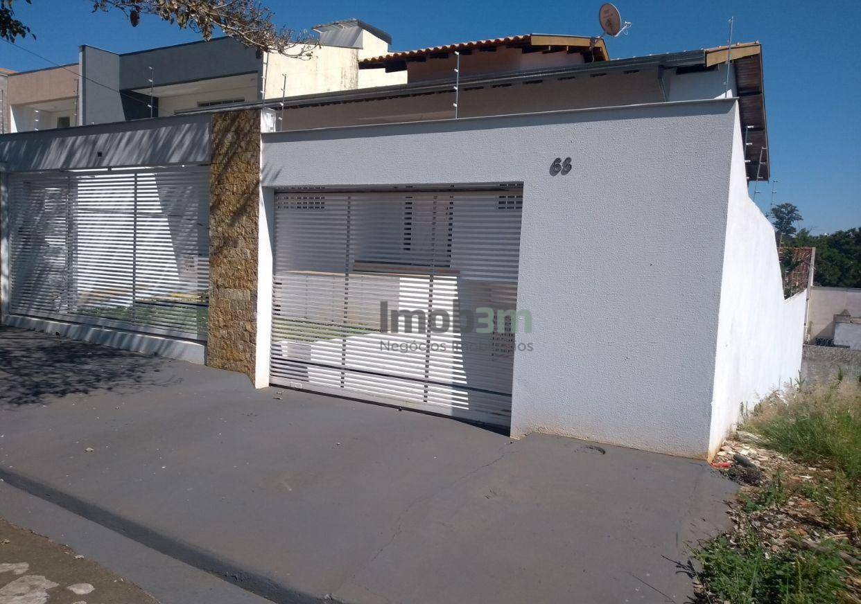 Casa à venda com 3 quartos, 220m² - Foto 2