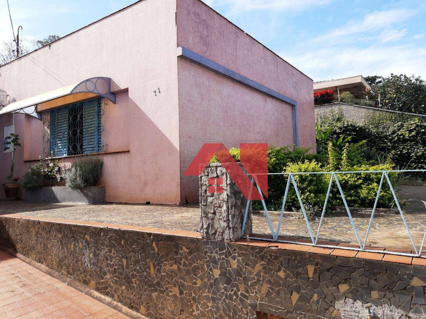 Casa à venda com 8 quartos, 302m² - Foto 17