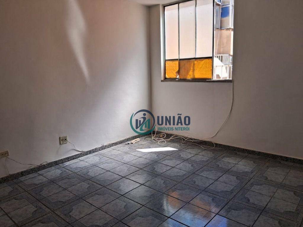 Apartamento à venda com 2 quartos, 70m² - Foto 9