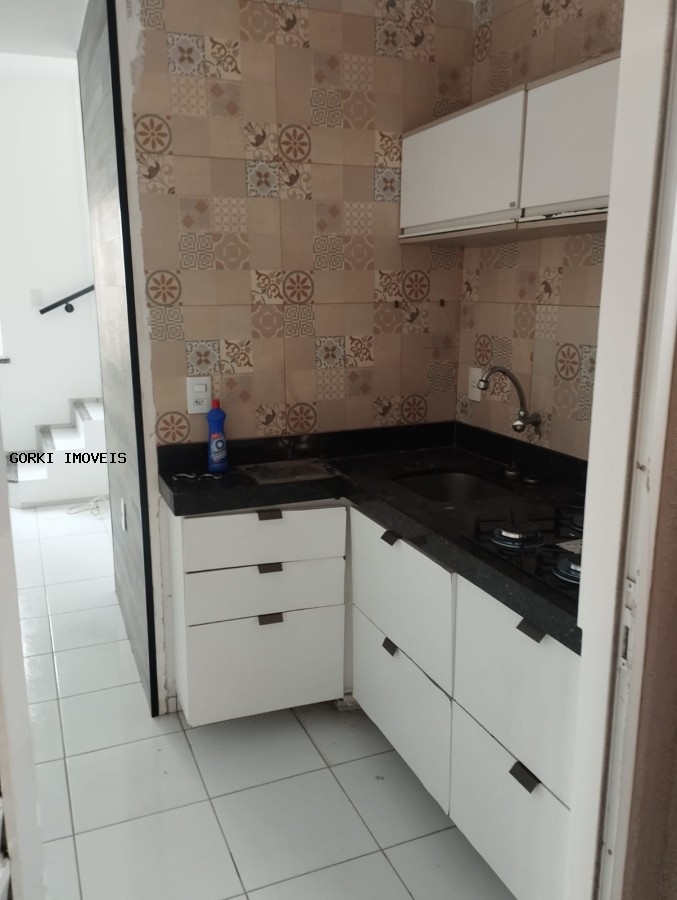 Casa à venda com 2 quartos, 60m² - Foto 11