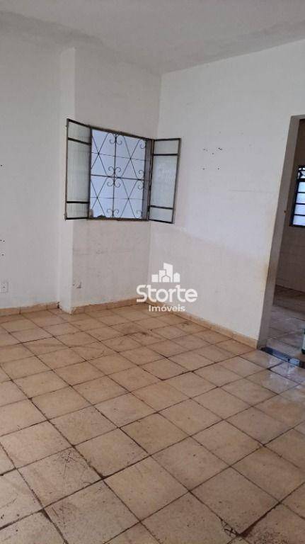 Casa à venda com 4 quartos, 250M2 - Foto 8