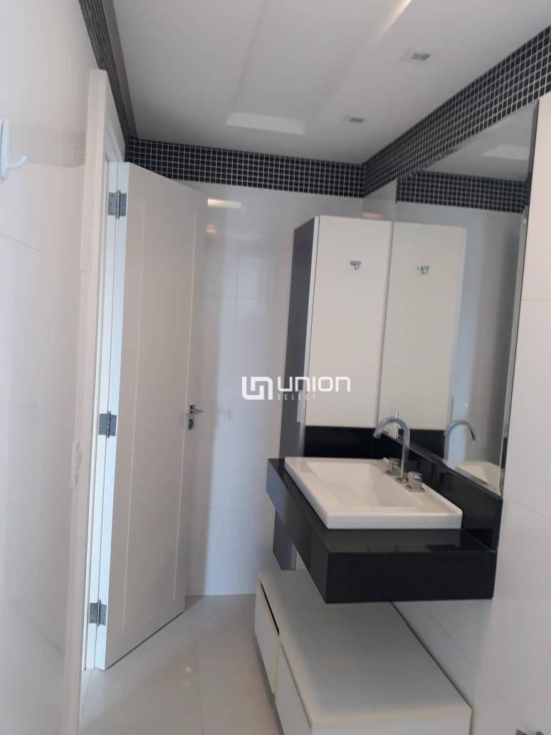 Apartamento à venda com 3 quartos, 238m² - Foto 25