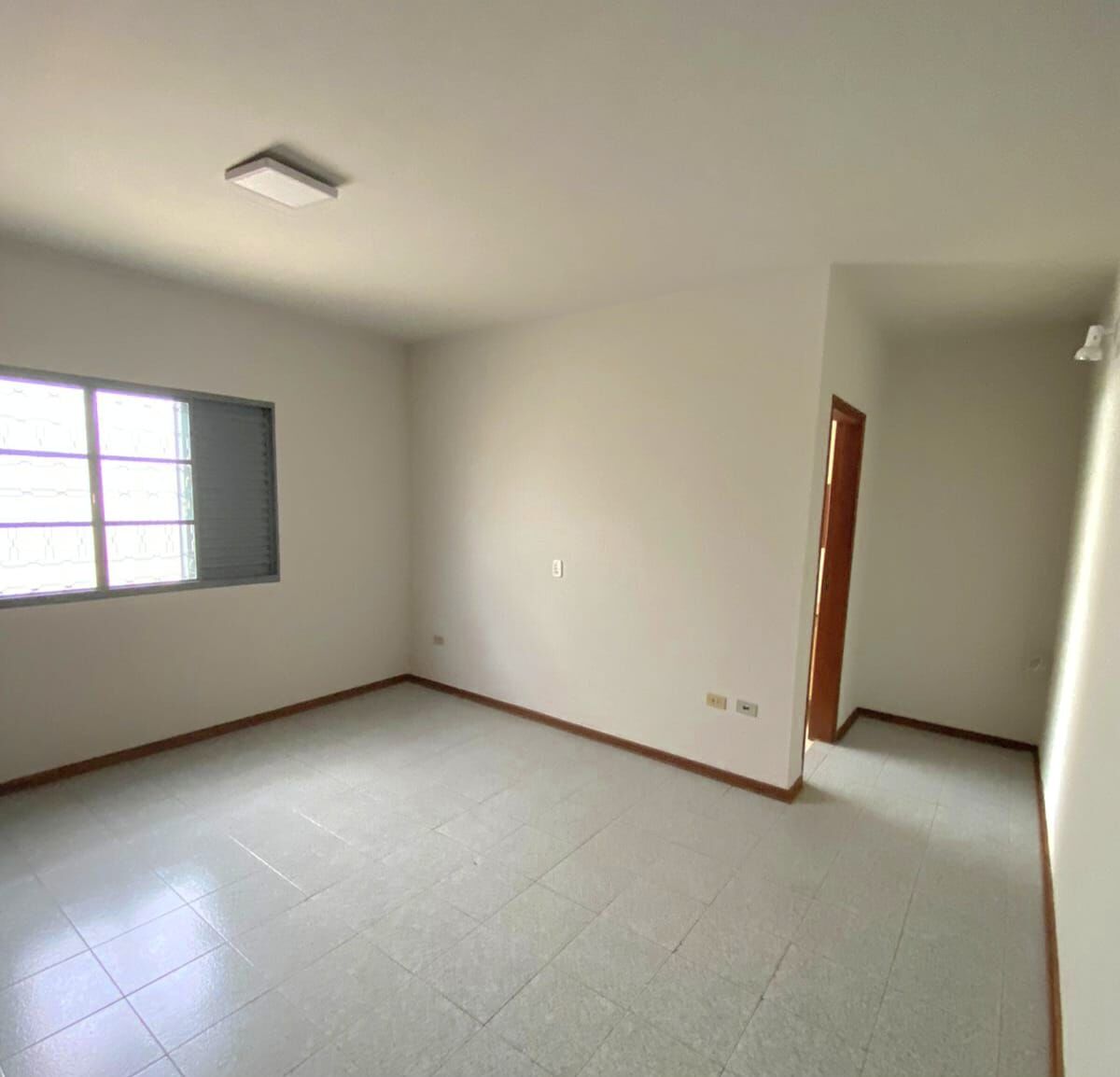 Casa para alugar com 5 quartos, 249m² - Foto 10