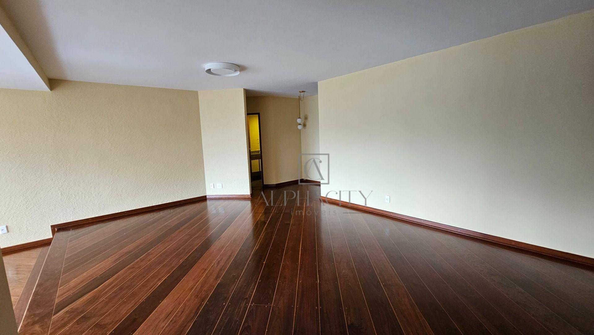 Apartamento para alugar com 3 quartos, 164m² - Foto 11