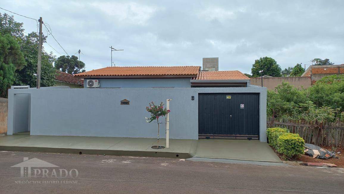 Casa à venda com 3 quartos, 140m² - Foto 1