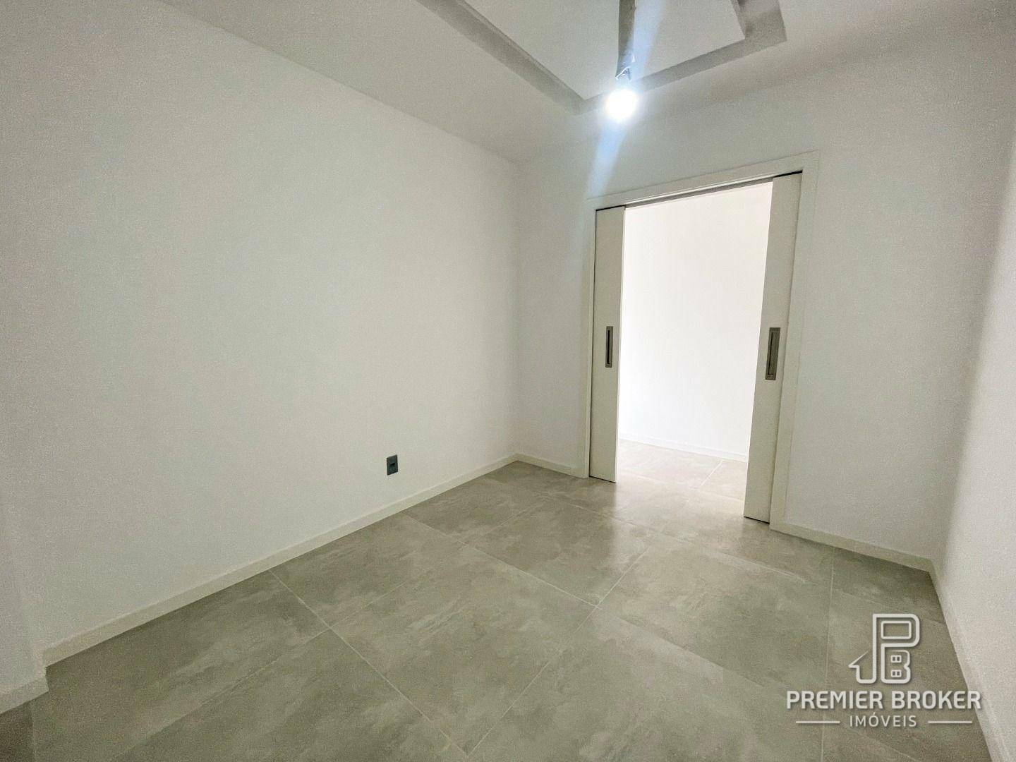 Casa de Condomínio à venda com 4 quartos, 330m² - Foto 22