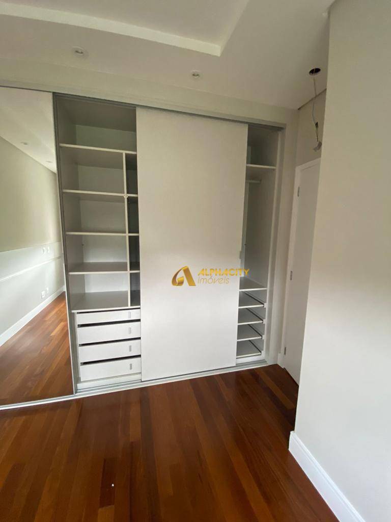 Apartamento para alugar com 4 quartos, 367m² - Foto 8