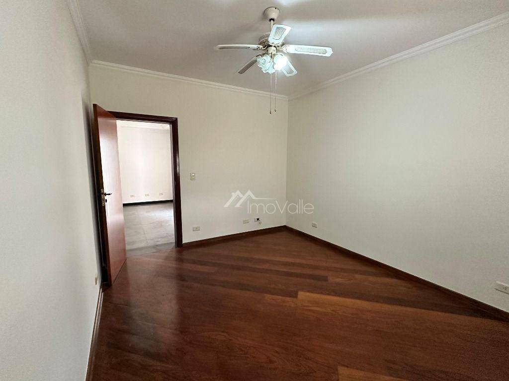 Casa de Condomínio para alugar com 4 quartos, 331m² - Foto 19