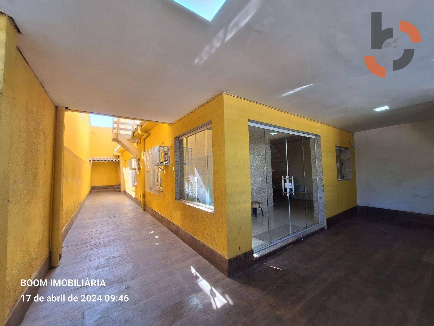 Casa à venda com 3 quartos, 290m² - Foto 3