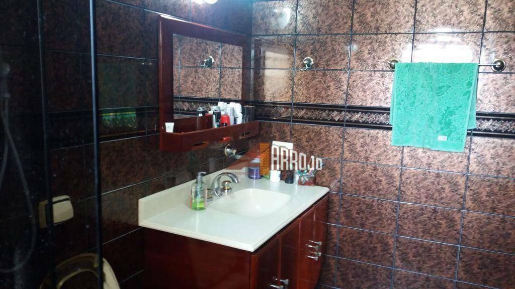 Sobrado à venda com 3 quartos, 211m² - Foto 16