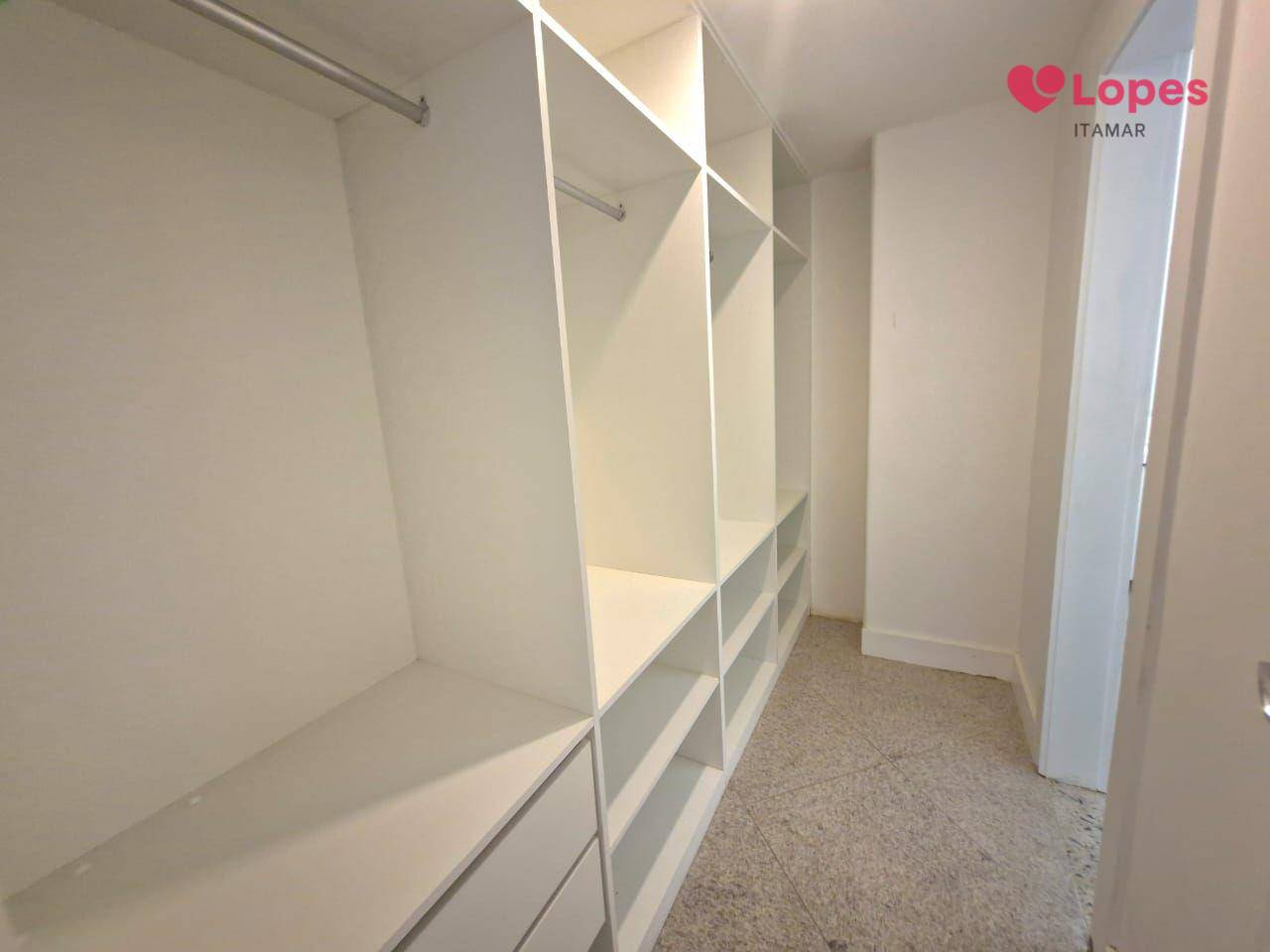 Apartamento para alugar com 4 quartos, 204m² - Foto 24