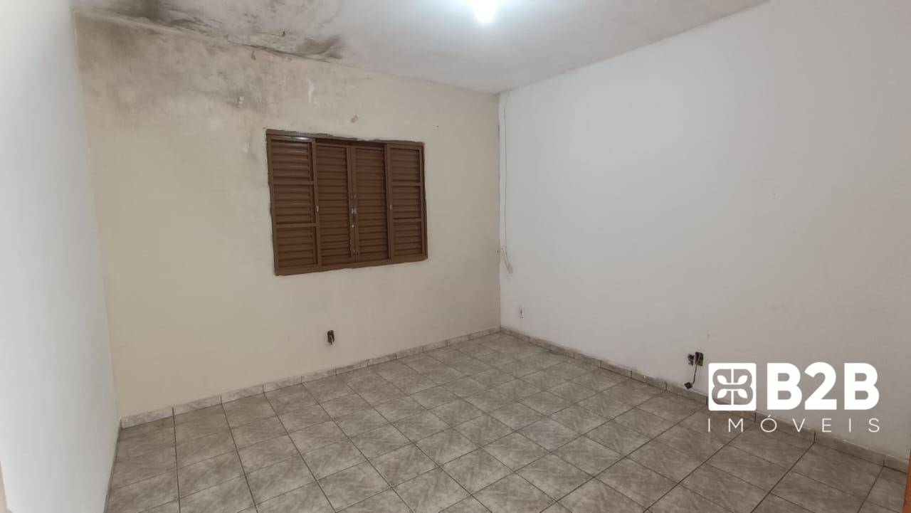 Casa, 3 quartos, 228 m² - Foto 3