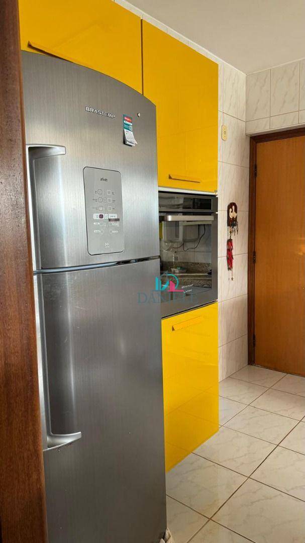 Apartamento à venda com 3 quartos, 128m² - Foto 5