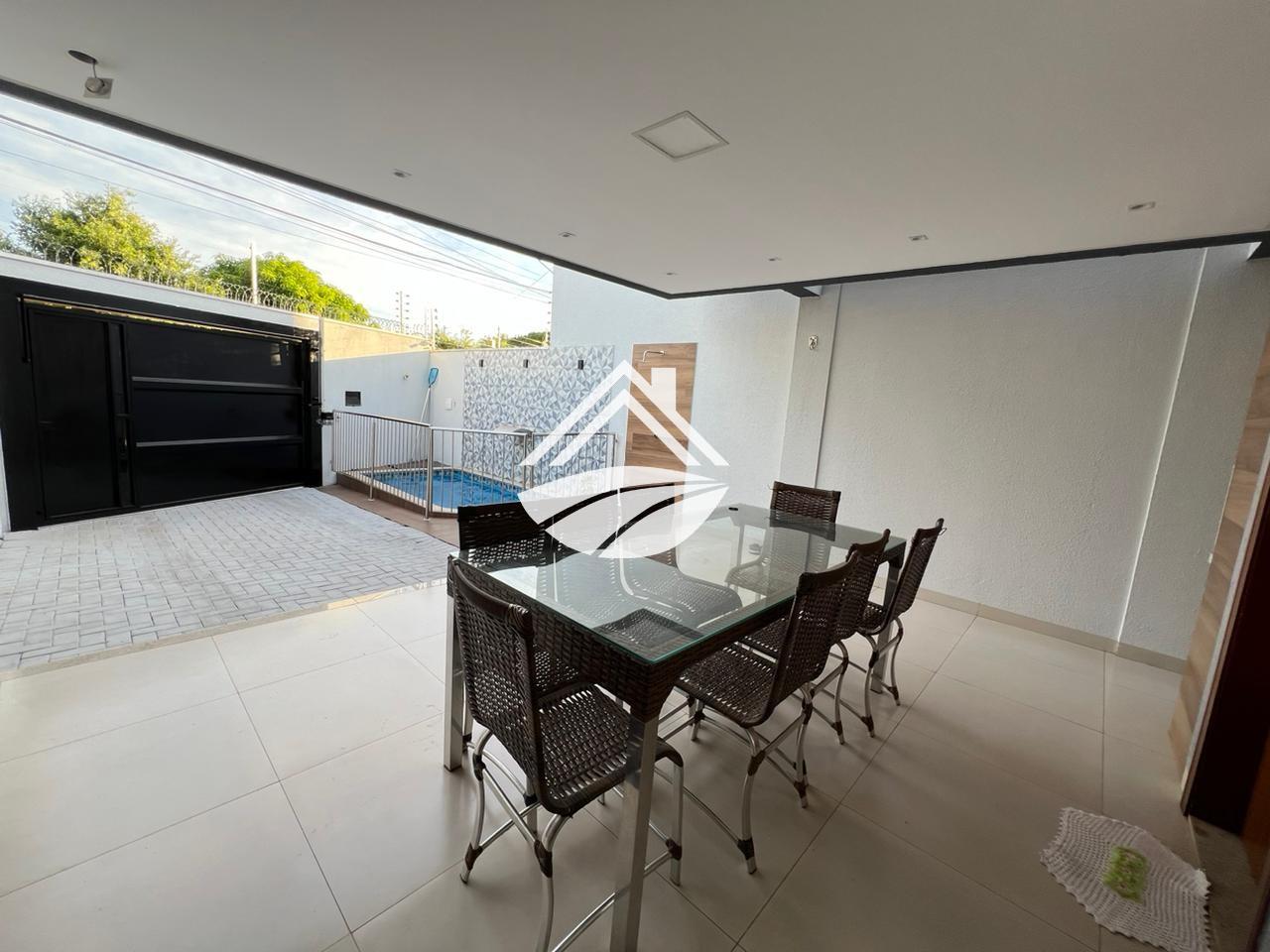 Casa à venda com 3 quartos, 192m² - Foto 2