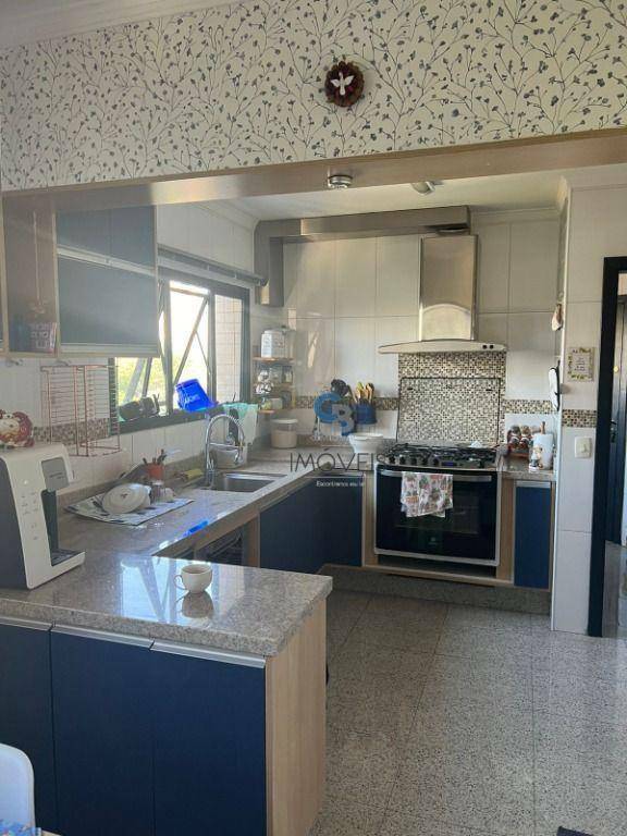 Apartamento à venda com 3 quartos, 187m² - Foto 11