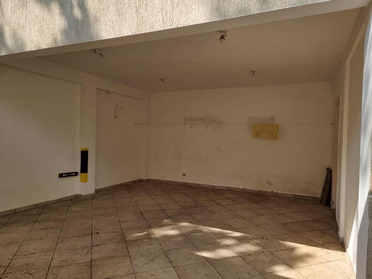 Apartamento à venda com 3 quartos, 258m² - Foto 2