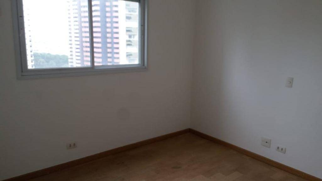 Apartamento à venda com 4 quartos, 244m² - Foto 9