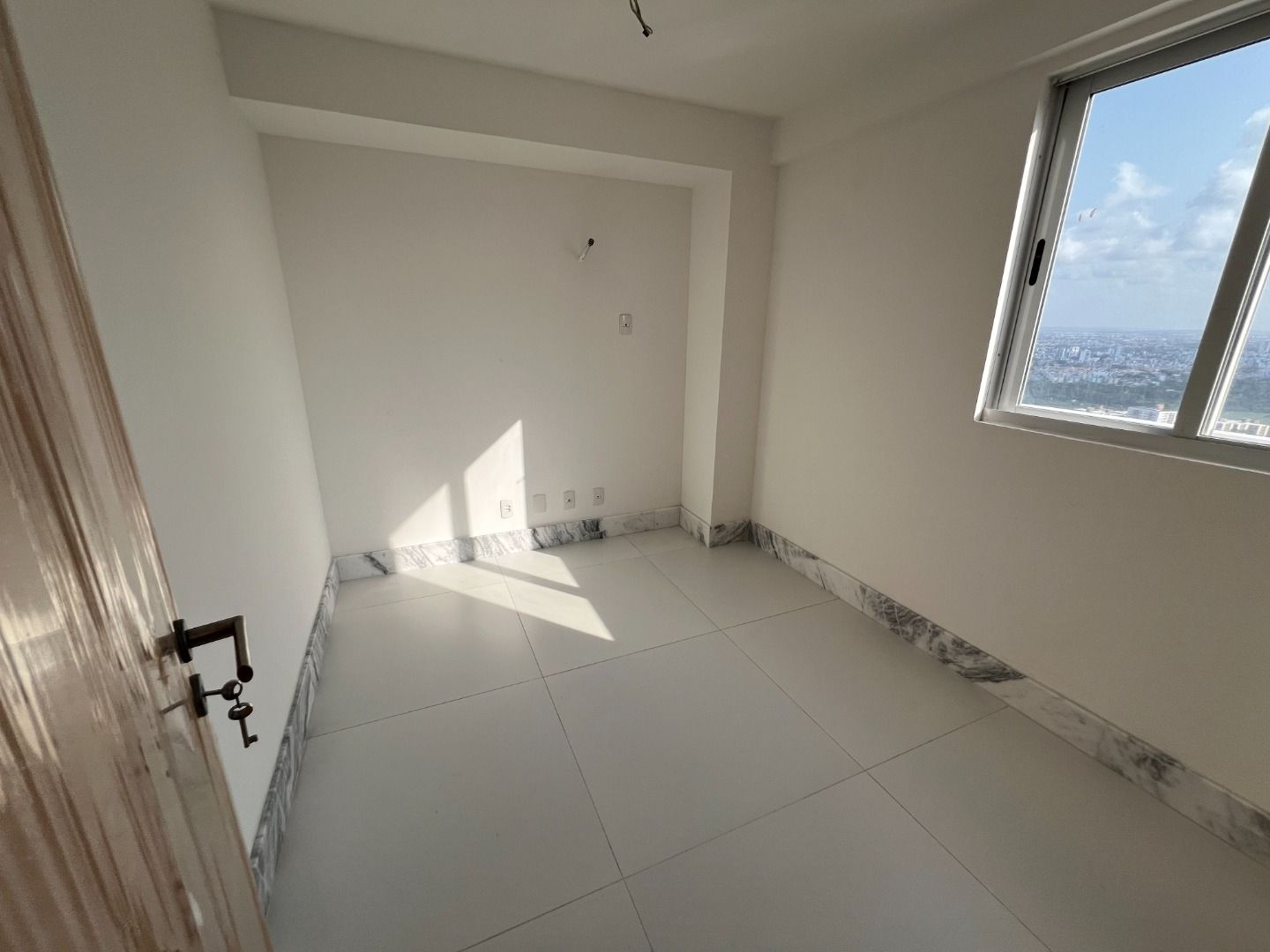 Apartamento à venda com 4 quartos, 335m² - Foto 6