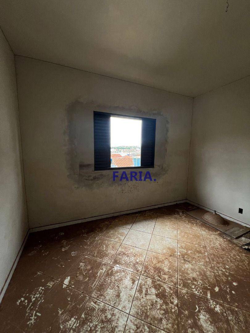 Casa à venda com 3 quartos, 150m² - Foto 3