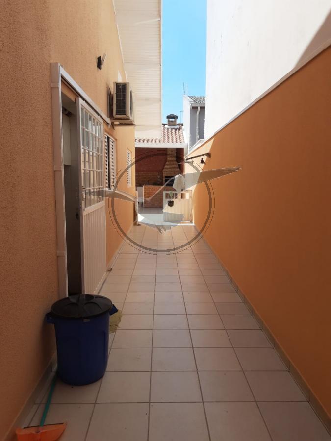 Casa à venda com 3 quartos, 300m² - Foto 17