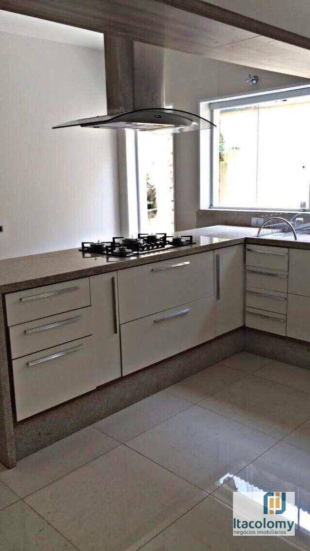 Casa de Condomínio para alugar com 4 quartos, 400m² - Foto 18