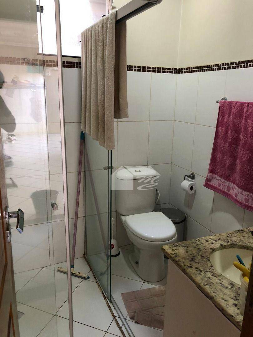 Casa à venda com 4 quartos, 200m² - Foto 13