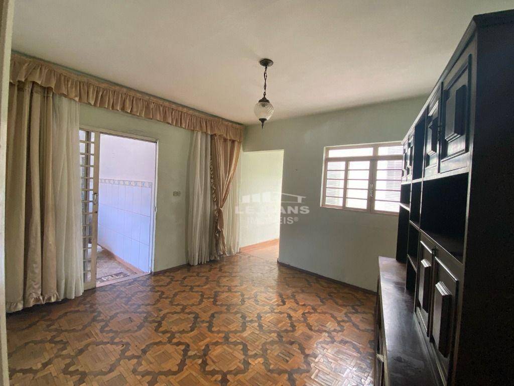 Casa à venda com 3 quartos, 149m² - Foto 1