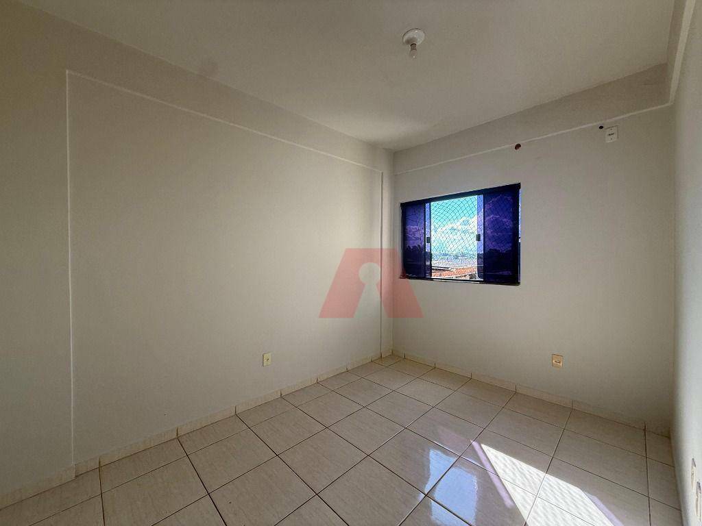 Apartamento para alugar com 2 quartos, 70m² - Foto 4