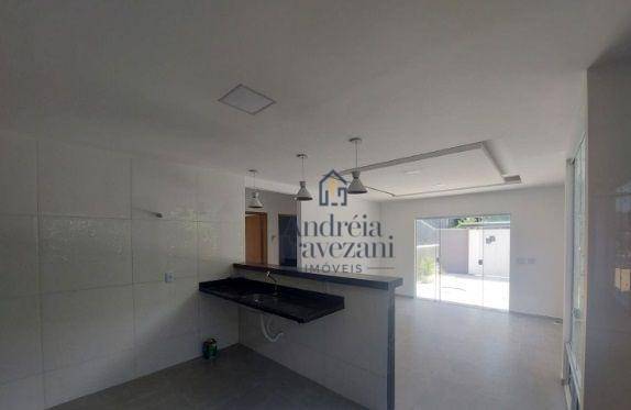 Casa à venda com 3 quartos, 95m² - Foto 4