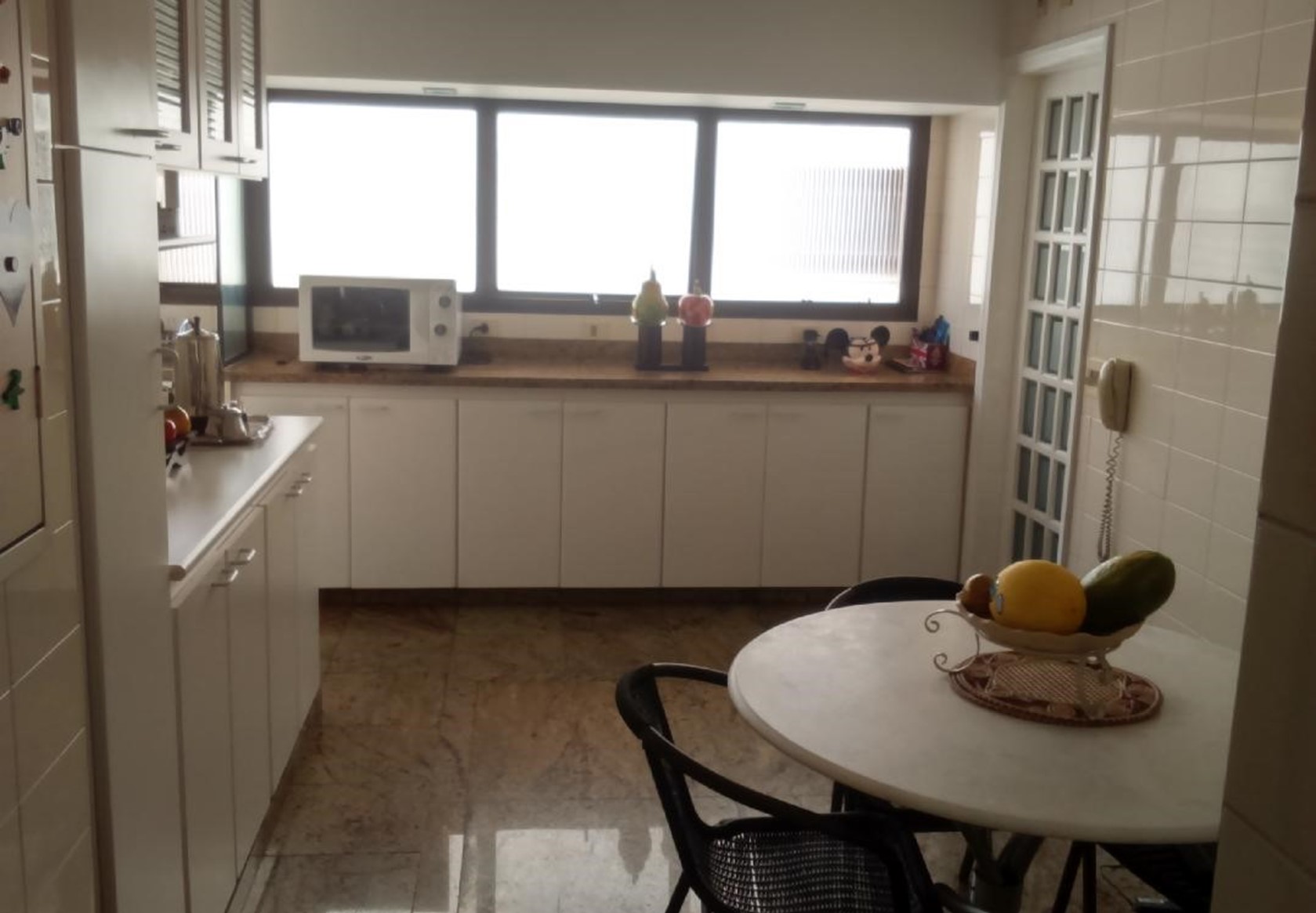 Apartamento à venda com 3 quartos, 182m² - Foto 3