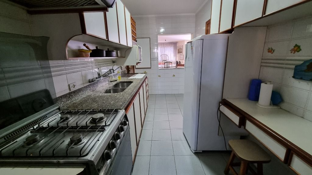 Apartamento à venda com 4 quartos, 190m² - Foto 22