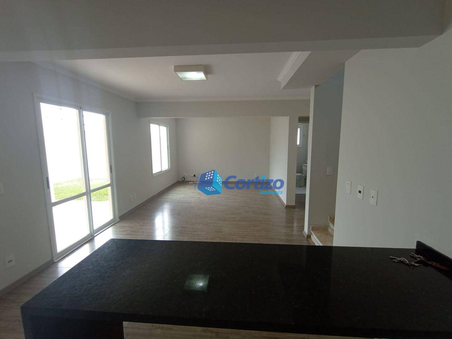 Casa de Condomínio para alugar com 4 quartos, 173m² - Foto 3