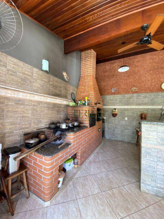 Casa de Condomínio à venda com 3 quartos, 300m² - Foto 11