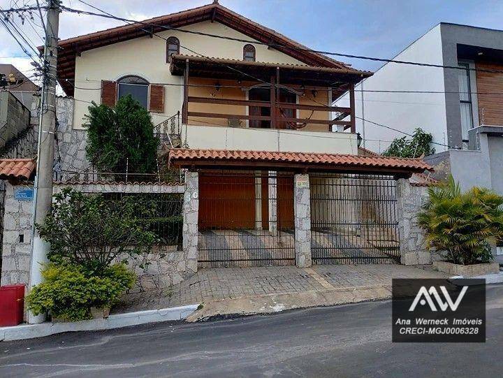 Casa à venda com 3 quartos, 202m² - Foto 2