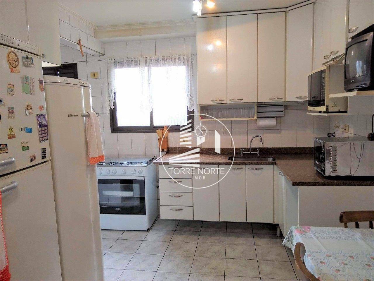 Apartamento à venda com 4 quartos, 137m² - Foto 20