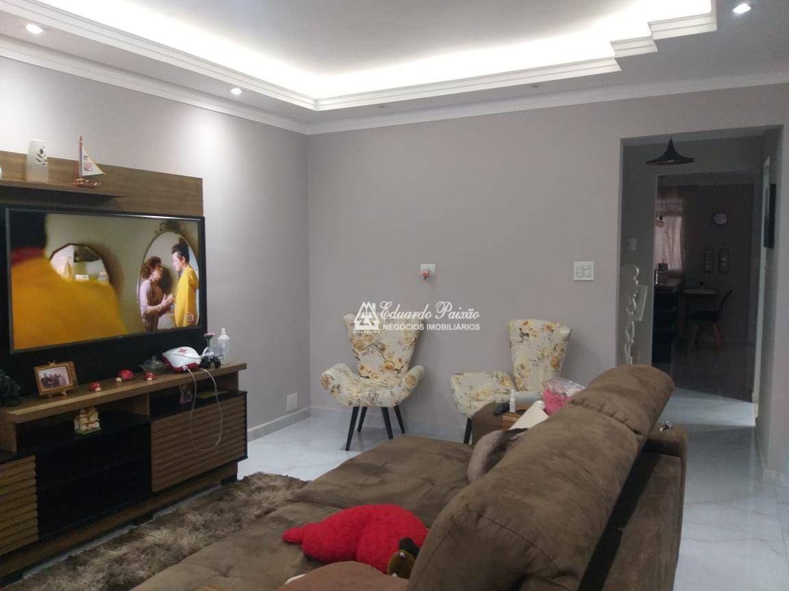 Sobrado à venda com 3 quartos, 331m² - Foto 1