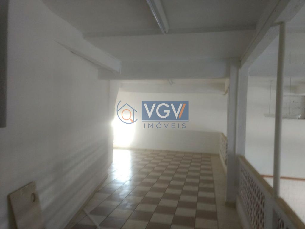 Casa à venda com 4 quartos, 320m² - Foto 3