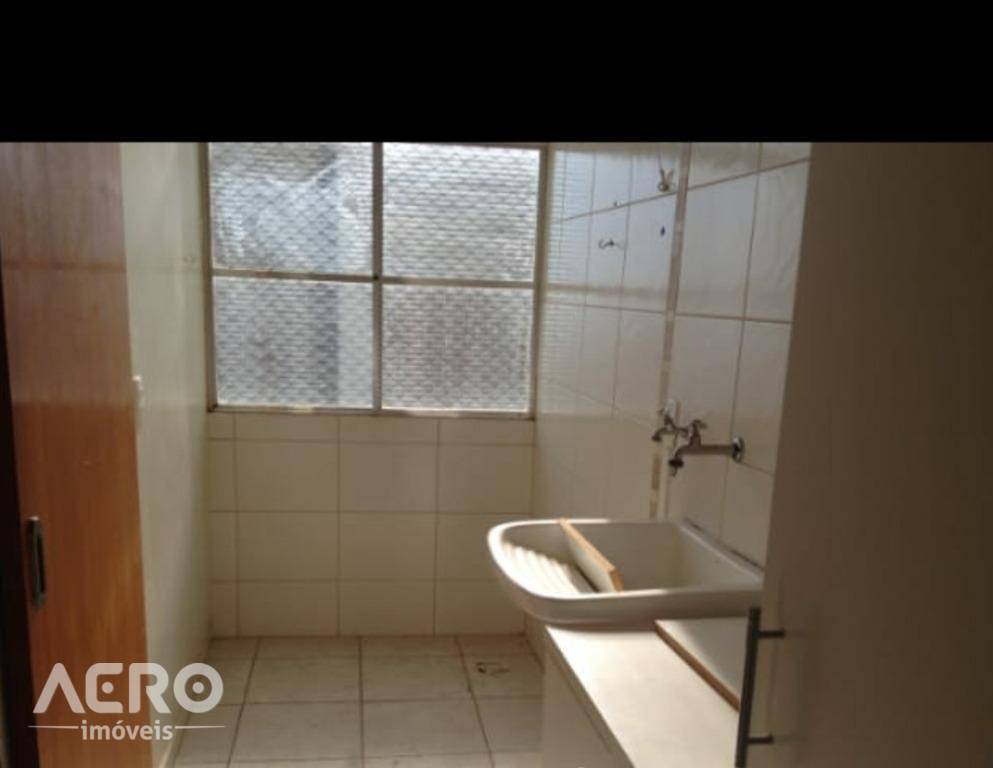 Apartamento à venda com 2 quartos, 72m² - Foto 10