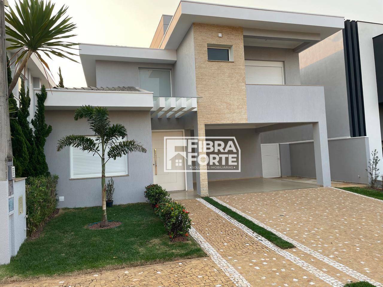 Casa de Condomínio para alugar com 4 quartos, 292m² - Foto 3