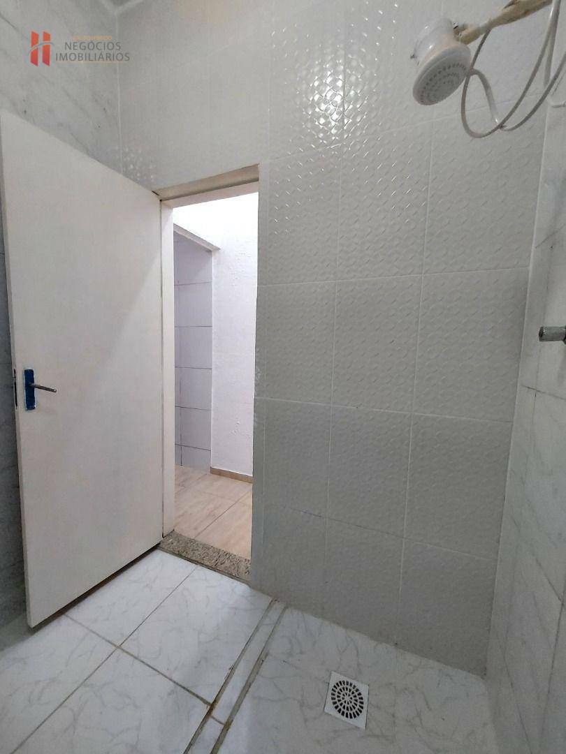 Casa à venda com 3 quartos, 220m² - Foto 18