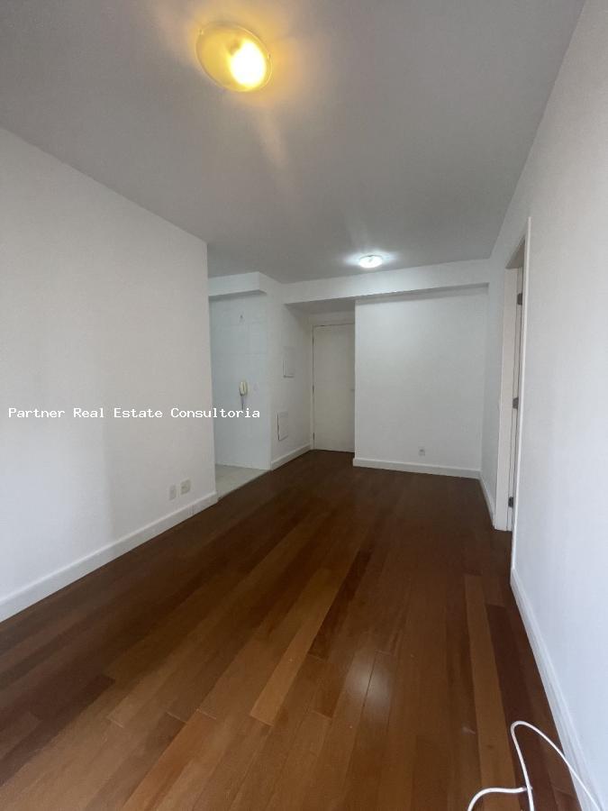 Apartamento à venda com 1 quarto, 37m² - Foto 11