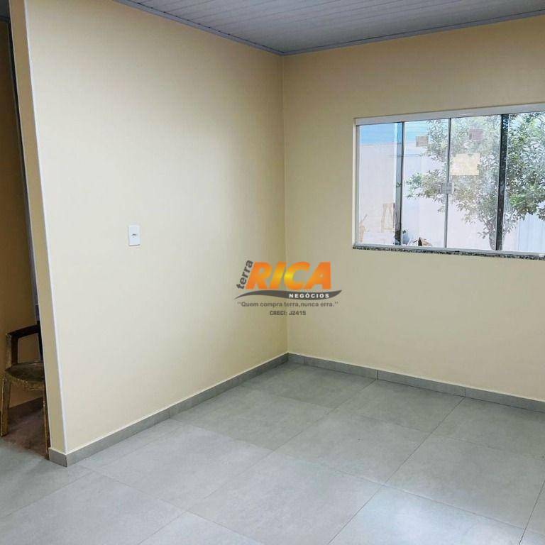 Casa à venda com 2 quartos, 60m² - Foto 12