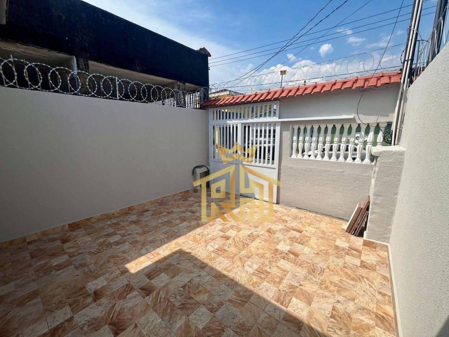 Casa à venda com 2 quartos, 70m² - Foto 4