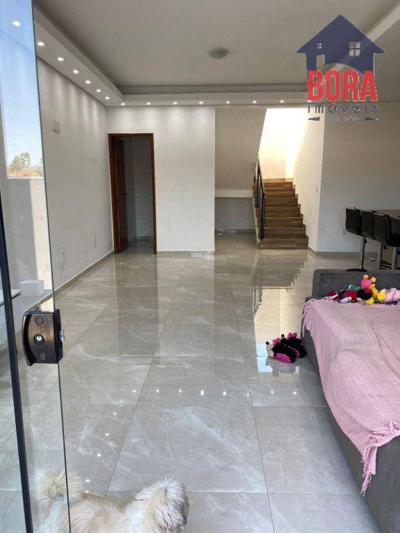 Casa à venda com 3 quartos, 131m² - Foto 4