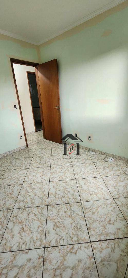 Apartamento para alugar com 3 quartos, 99m² - Foto 14