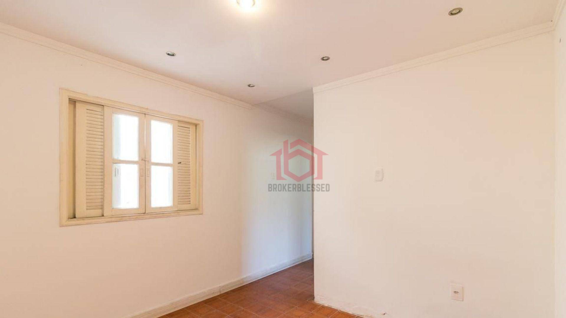 Casa à venda com 6 quartos, 200m² - Foto 8